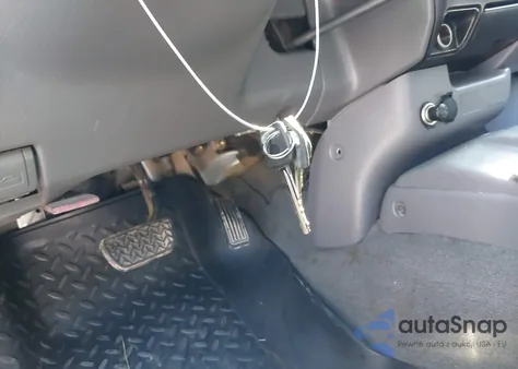 2001 Toyota Tacoma из США, поврежденный, VIN 5TEWM72N51Z872319